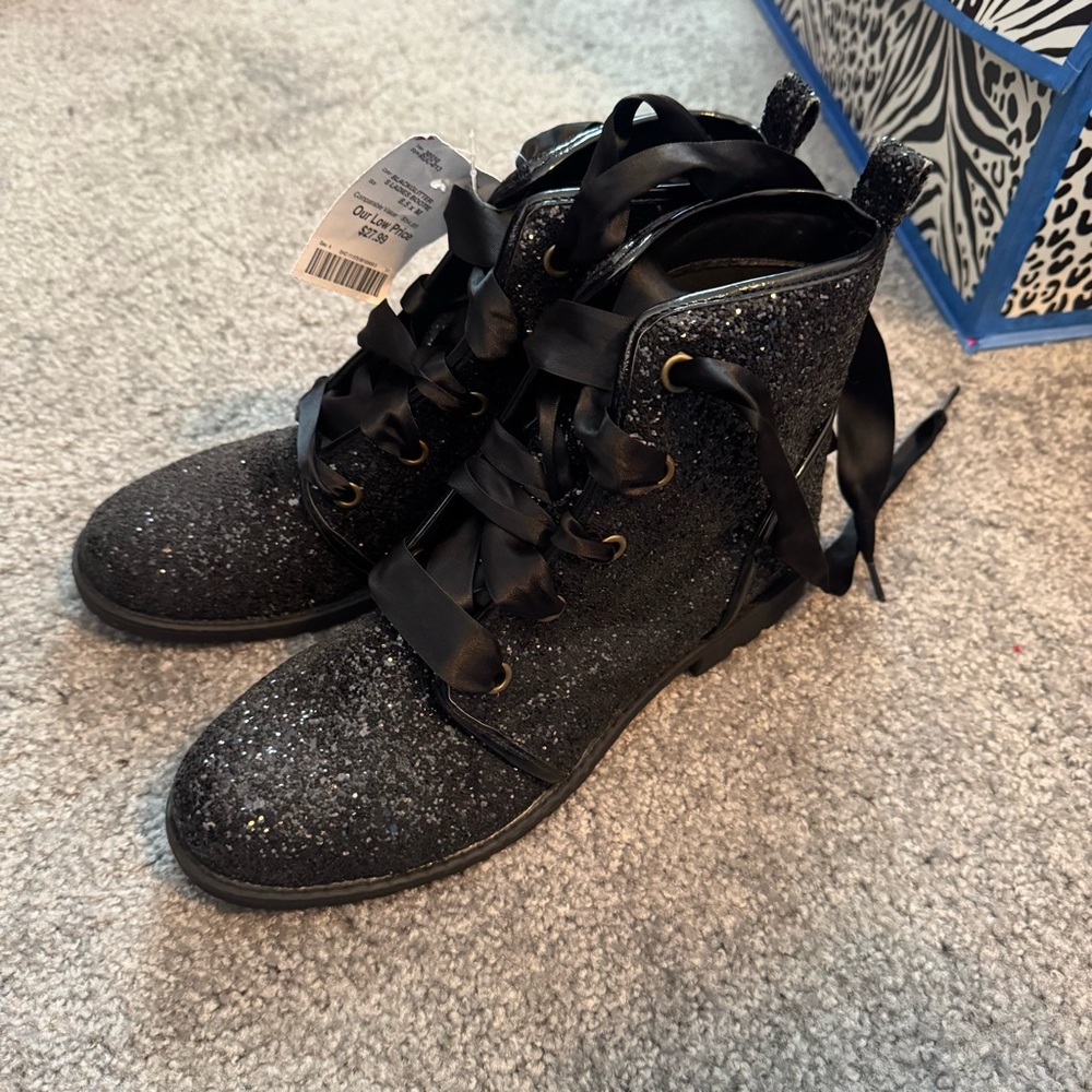 ‼️SOLD‼️ Black Glitter Lace-Up Women's Boots
